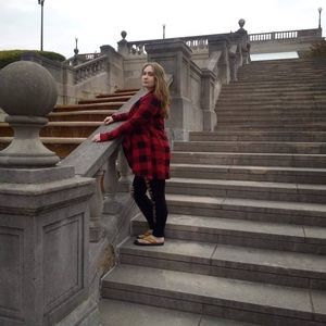 Meet your Posher, Elizabeth